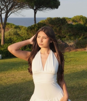 Miki  Kusayanagi